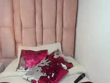 Chaturbate Live Sex Cam of issa_milf__