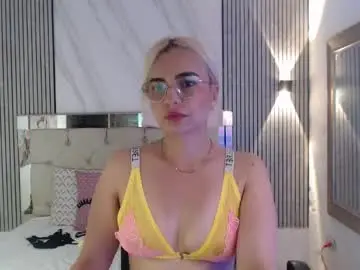 Chaturbate Sex Cam of julieta__fox_