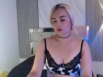 Chaturbate Live Sex Cam of julieta__fox_