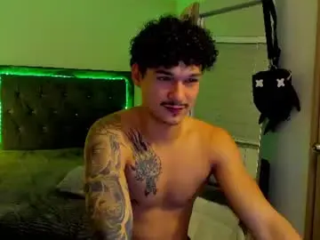 Chaturbate Live Sex Cam of morthy_downey