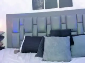 Chaturbate Best live sex cam show of esmeralda_jenn11