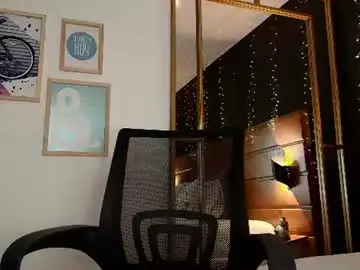 Chaturbate Live Sex Cam of mila_kiitty
