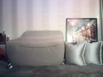 Chaturbate Live Sex Cam of moodiemira