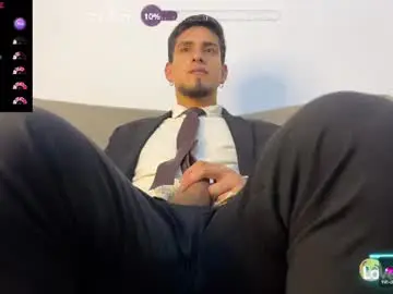Chaturbate Free Porn Cam of tom_blunt96