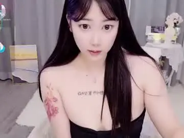 Chaturbate Live Sex Cam of bell_cs