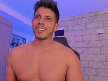 Chaturbate Live Sex Cam of ashton_coleman_
