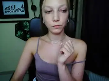Chaturbate Live Sex Cam of emilly_xkiss