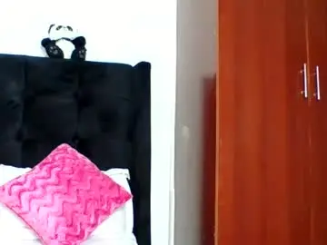 Chaturbate Free Porn Cam of tinashe004
