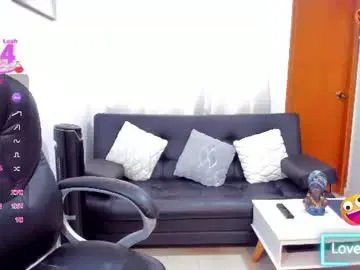 Chaturbate Live Sex Cam of alisonlemoos