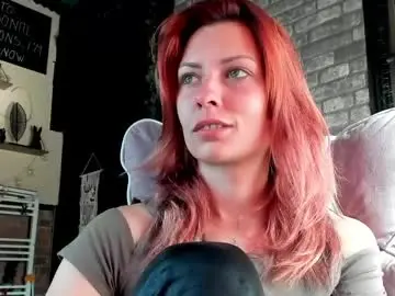 Chaturbate Live Sex Cam of karoline121