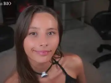 Chaturbate Free Porn Cam of falinecrosthwaite