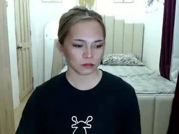 Chaturbate Live Sex Cam of queen_heart0