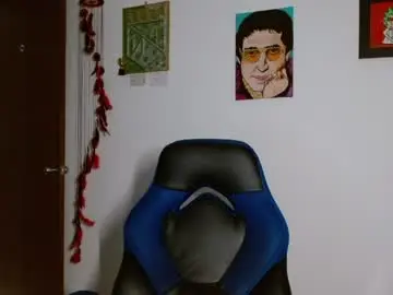 Chaturbate Live Sex Cam of alejo_hot23