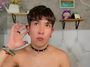 Chaturbate Live Sex Cam of angeldustt_19