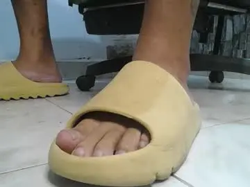 Chaturbate Live Sex of srfindomfeet_