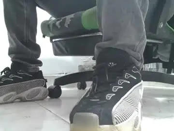 Chaturbate Adult Video Chat of srfindomfeet_