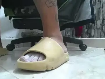 Chaturbate Free Live Porn of srfindomfeet_