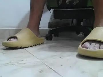 Chaturbate Best live sex cam show of srfindomfeet_