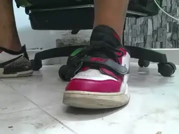 Chaturbate Sex Cam of srfindomfeet_