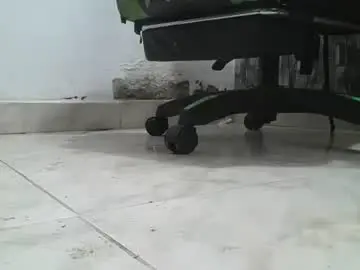Chaturbate Best live sex cam show of srfindomfeet_
