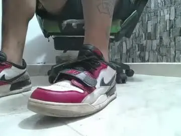 Chaturbate Free Porn Cam of srfindomfeet_