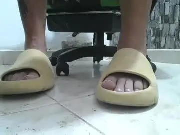 Chaturbate Live Sex of srfindomfeet_