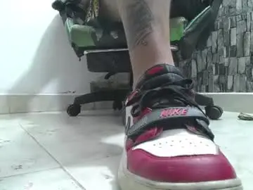 Chaturbate Adult Webcam of srfindomfeet_