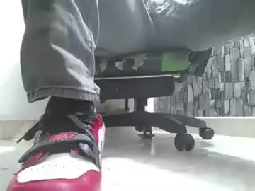 Chaturbate Live Sex of srfindomfeet_
