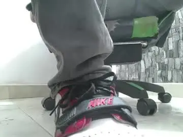 Chaturbate Live Sex of srfindomfeet_