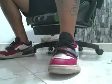 Chaturbate Sex Chat of srfindomfeet_