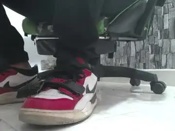 Chaturbate Watch Live Sex Cams of srfindomfeet_