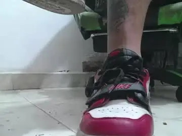 Chaturbate Watch Live Sex Cams of srfindomfeet_