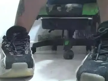 Chaturbate Watch Live Sex Cams of srfindomfeet_