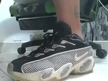 Chaturbate Adult Video Chat of srfindomfeet_