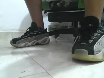 Chaturbate Live Porn of srfindomfeet_