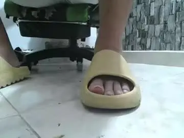 Chaturbate Sex Cam of srfindomfeet_