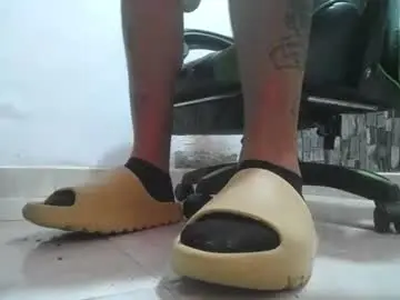Chaturbate Live Sex of srfindomfeet_