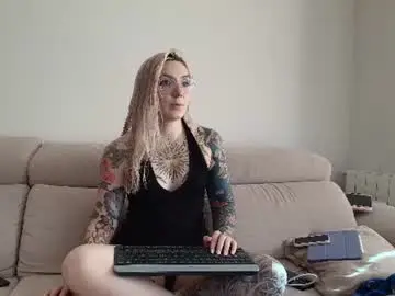 Chaturbate Adult Webcam of tattoobbgirl