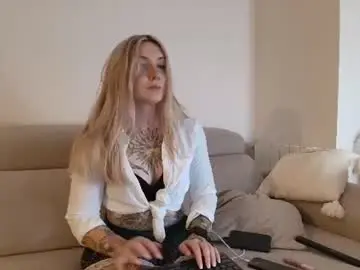 Chaturbate Adult Webcam of tattoobbgirl