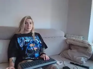 Chaturbate Adult Webcam of tattoobbgirl