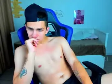 Chaturbate Live Sex Cam of frank_mooree