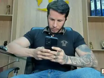Chaturbate Adult Video Chat of george_diesell_