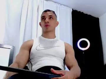 Chaturbate Live Sex Cam of antonywebb94