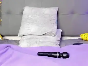 Chaturbate Live Sex Cam of cristallsweett