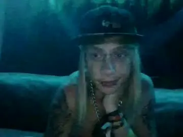 Chaturbate Free Live Porn of altboy010