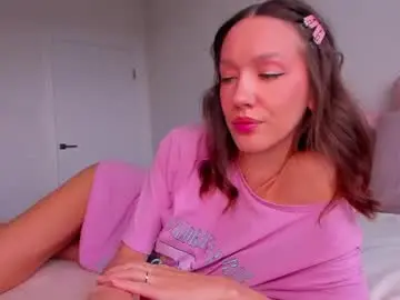 Chaturbate Live Sex Cam of awgustina_sweetheart22