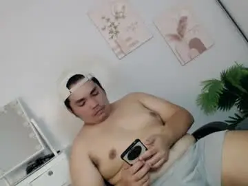 Chaturbate Live Porn of ure_fattytoy143