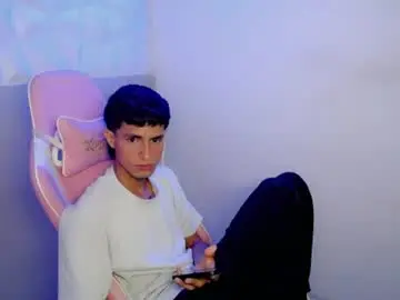Chaturbate Free Porn Cam of aaa_white