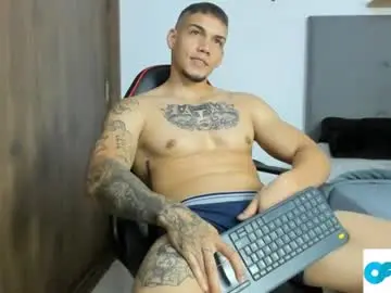 Chaturbate Adult Video Chat of axel_taylor21