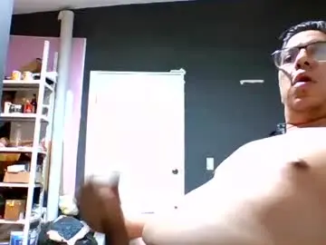 Chaturbate Live Sex Cam of yankoloco92